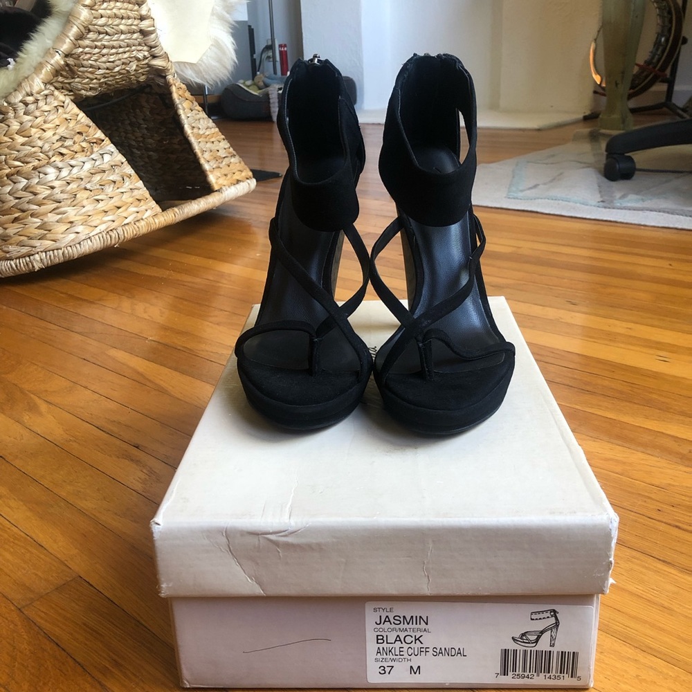 Max Azria Runway Leather Sandals/Shoes